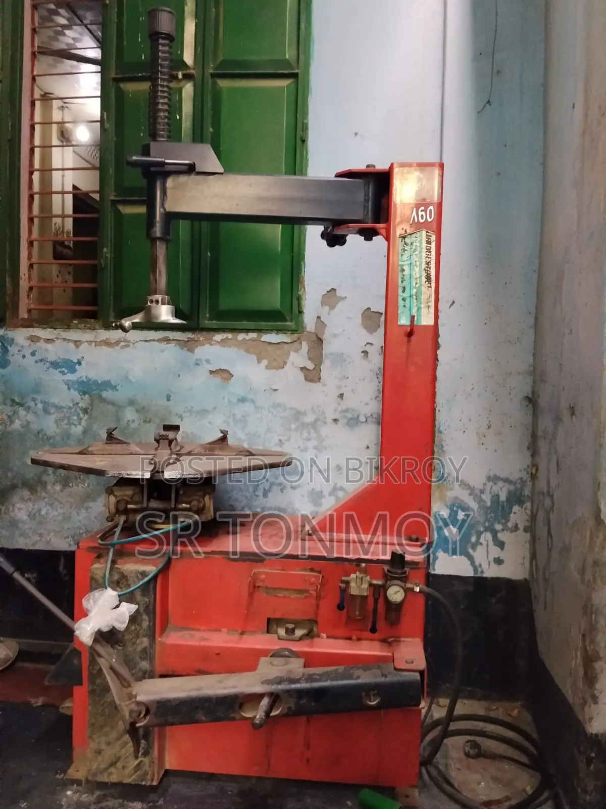 টায়ার রিপিয়ারিং এন্ড ভল্কাইজিং এর কমপ্লিট মেশিন সেট বিক্রয় করা হবে।