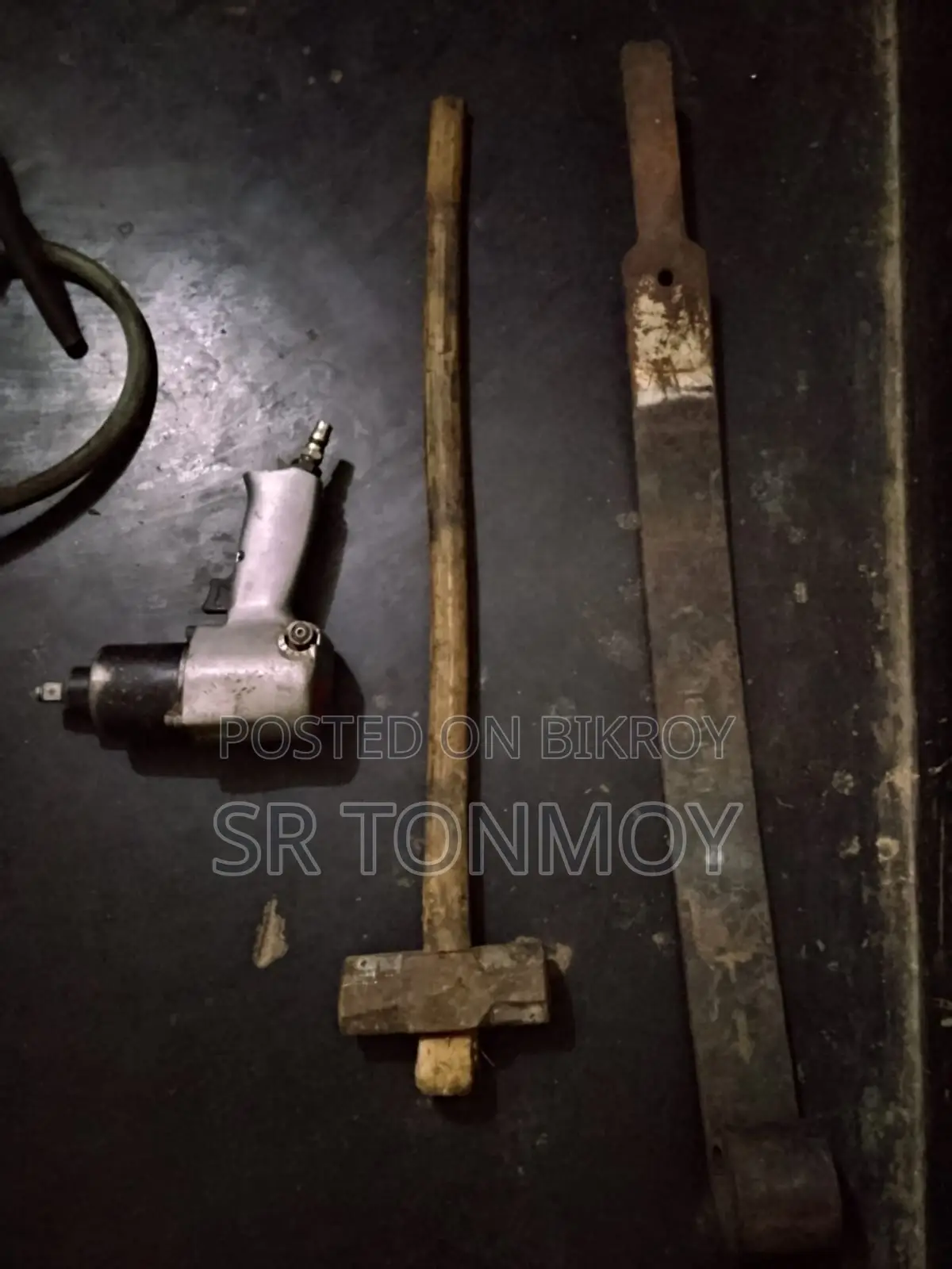 টায়ার রিপিয়ারিং এন্ড ভল্কাইজিং এর কমপ্লিট মেশিন সেট বিক্রয় করা হবে।