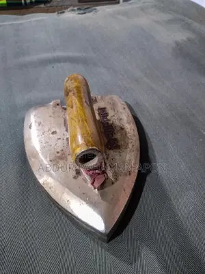 Heavy-Duty Commercial Iron for Laundry and Tailors