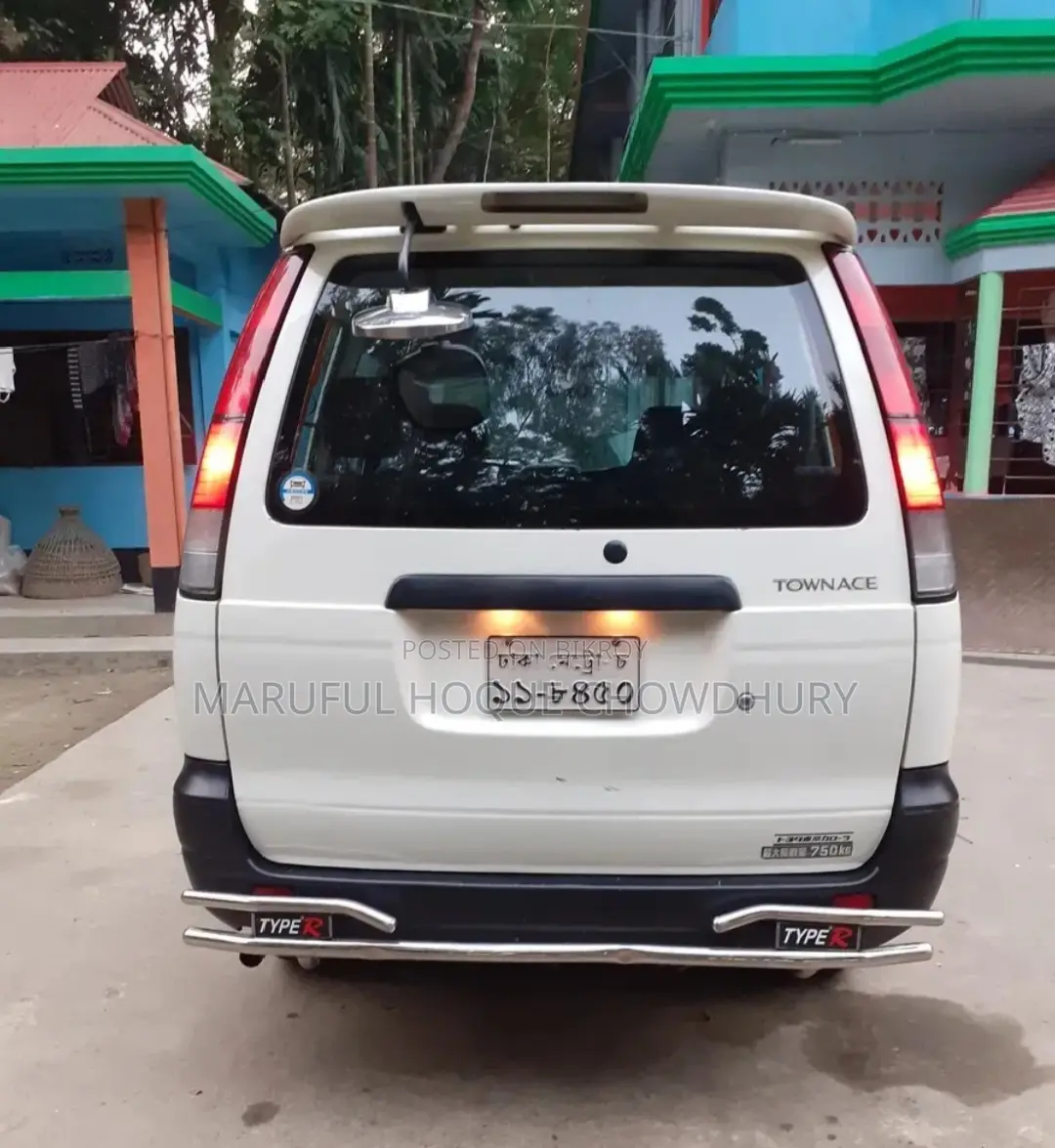 Toyota Noah 2024