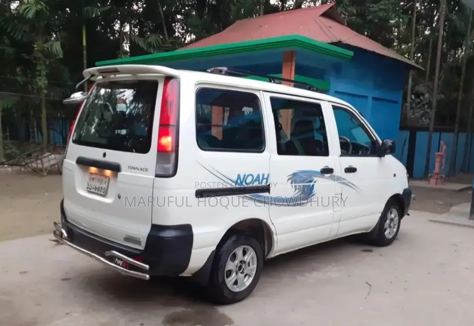 Toyota Noah 2024