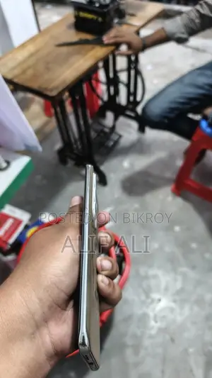 Tecno Spark 40 Pro + (8/256) official (Used)