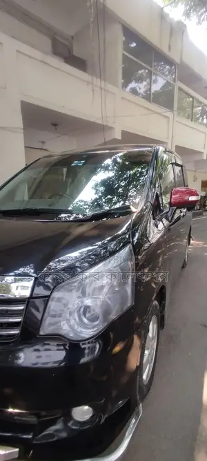 Toyota Noah Black 2007