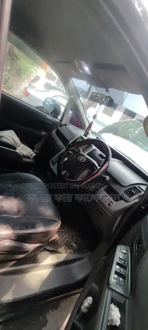 Toyota Noah Black 2007