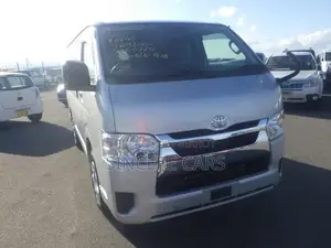 Toyota Hiace DX GL DOULE AC 4.5 2023