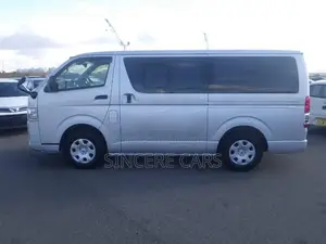 Toyota Hiace DX GL DOULE AC 4.5 2023