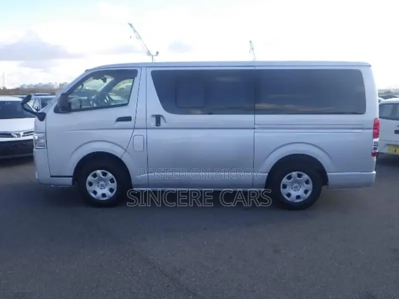 Toyota Hiace DX GL DOULE AC 4.5 2023