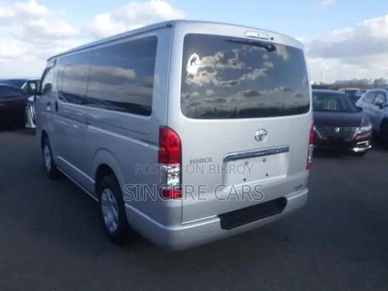 Toyota Hiace DX GL DOULE AC 4.5 2023