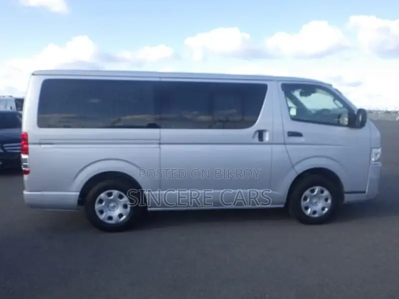 Toyota Hiace DX GL DOULE AC 4.5 2023