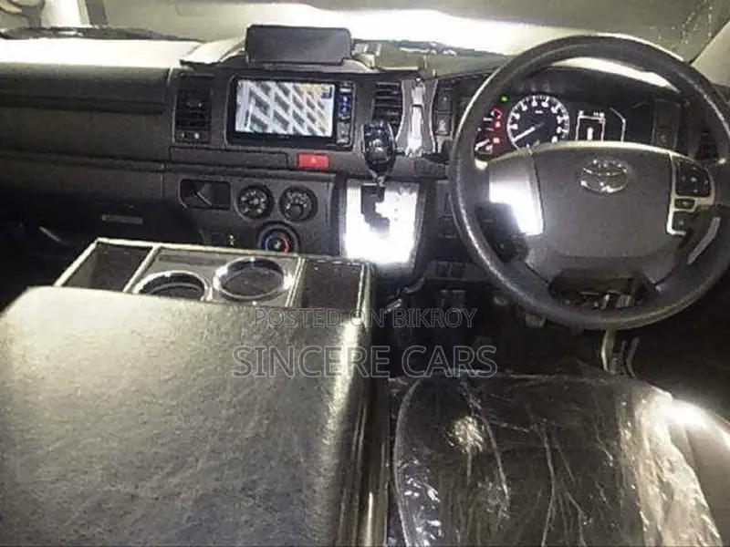 Toyota Hiace DX GL DOULE AC 4.5 2023