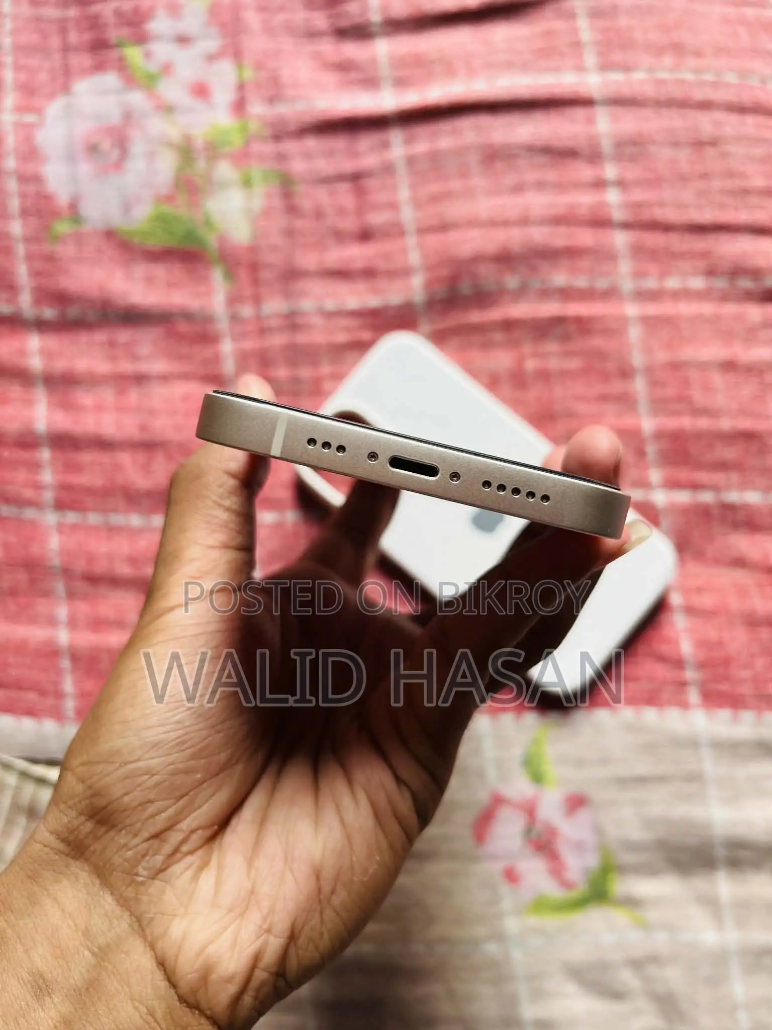 Apple iPhone 13 (Used)