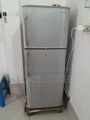 জরুরী ভাবে একটি ফ্রিজ বিক্রি হবে