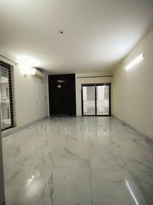 গুলশানে ৪৬০০ বর্গফুট সেমি-ফার্নিশড অফিস স্পেস ভাড়ার জন্য