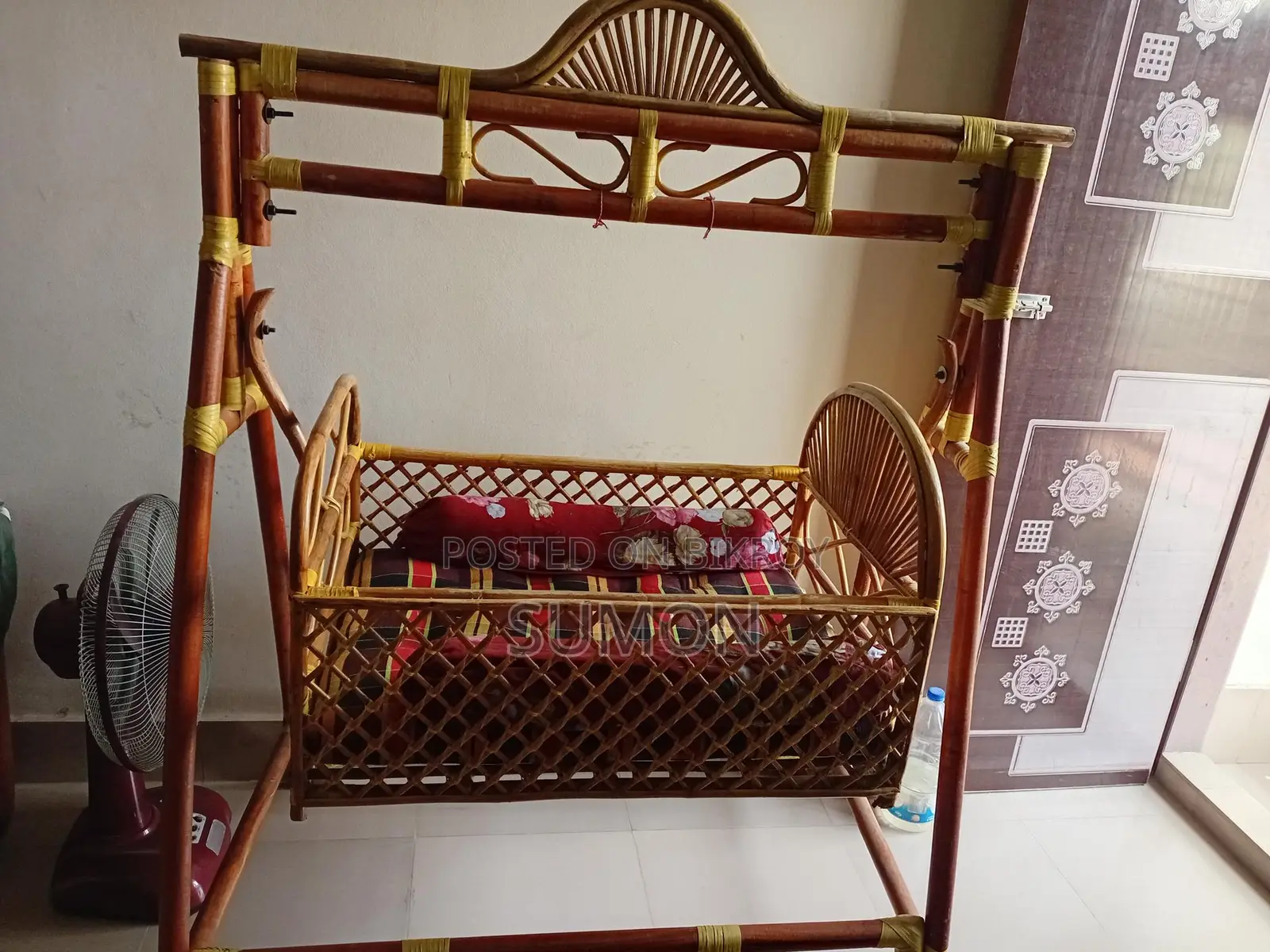বেতের দোলনা