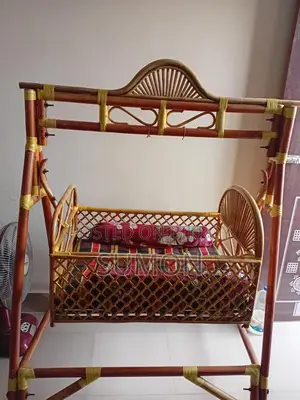 বেতের দোলনা