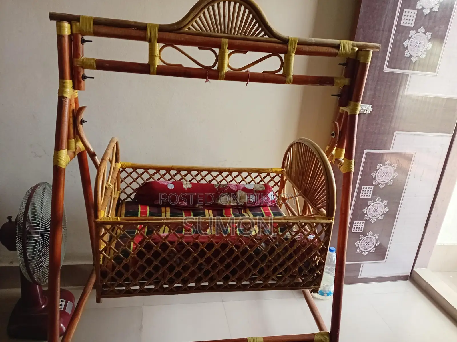 বেতের দোলনা