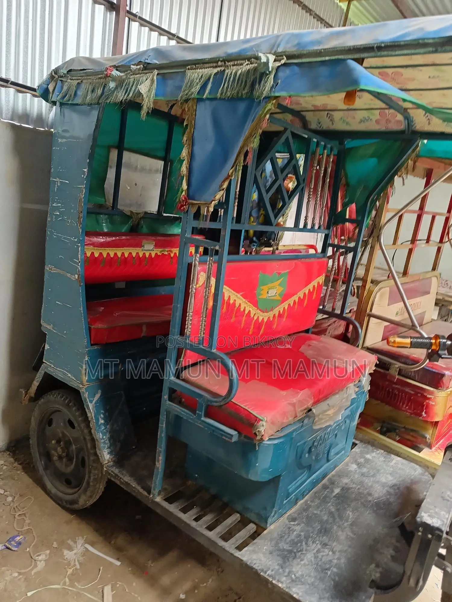 গাড়িটি অনেক ভালো।