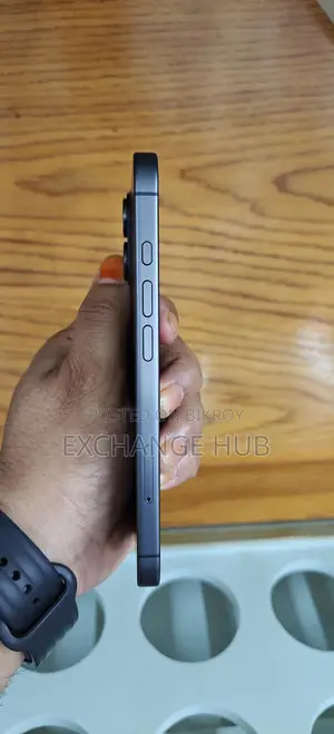 Apple iPhone 17 (Used)
