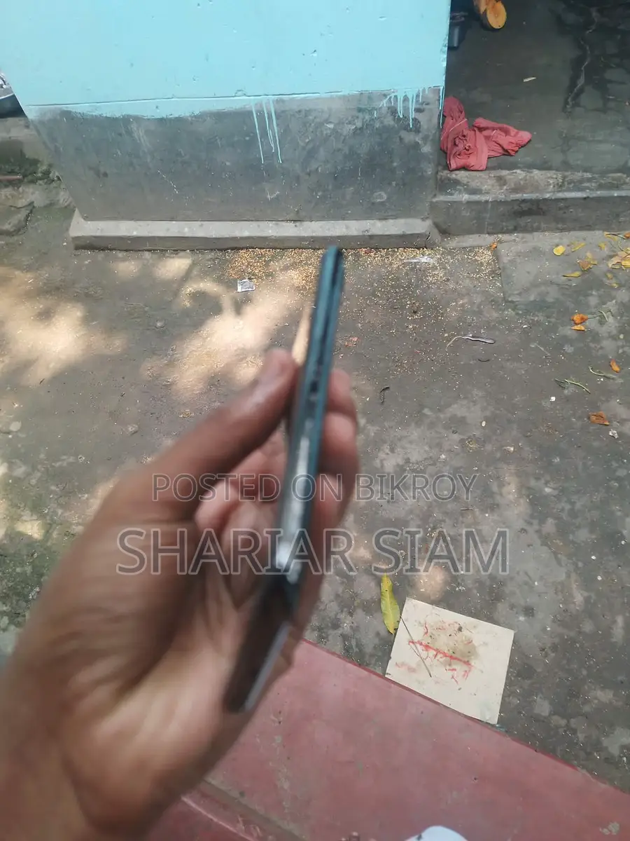 Apple iPhone X (Used)