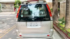 Toyota Noah SR 50 Duel Ac 2000