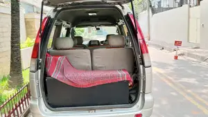 Toyota Noah SR 50 Dual AC 2000