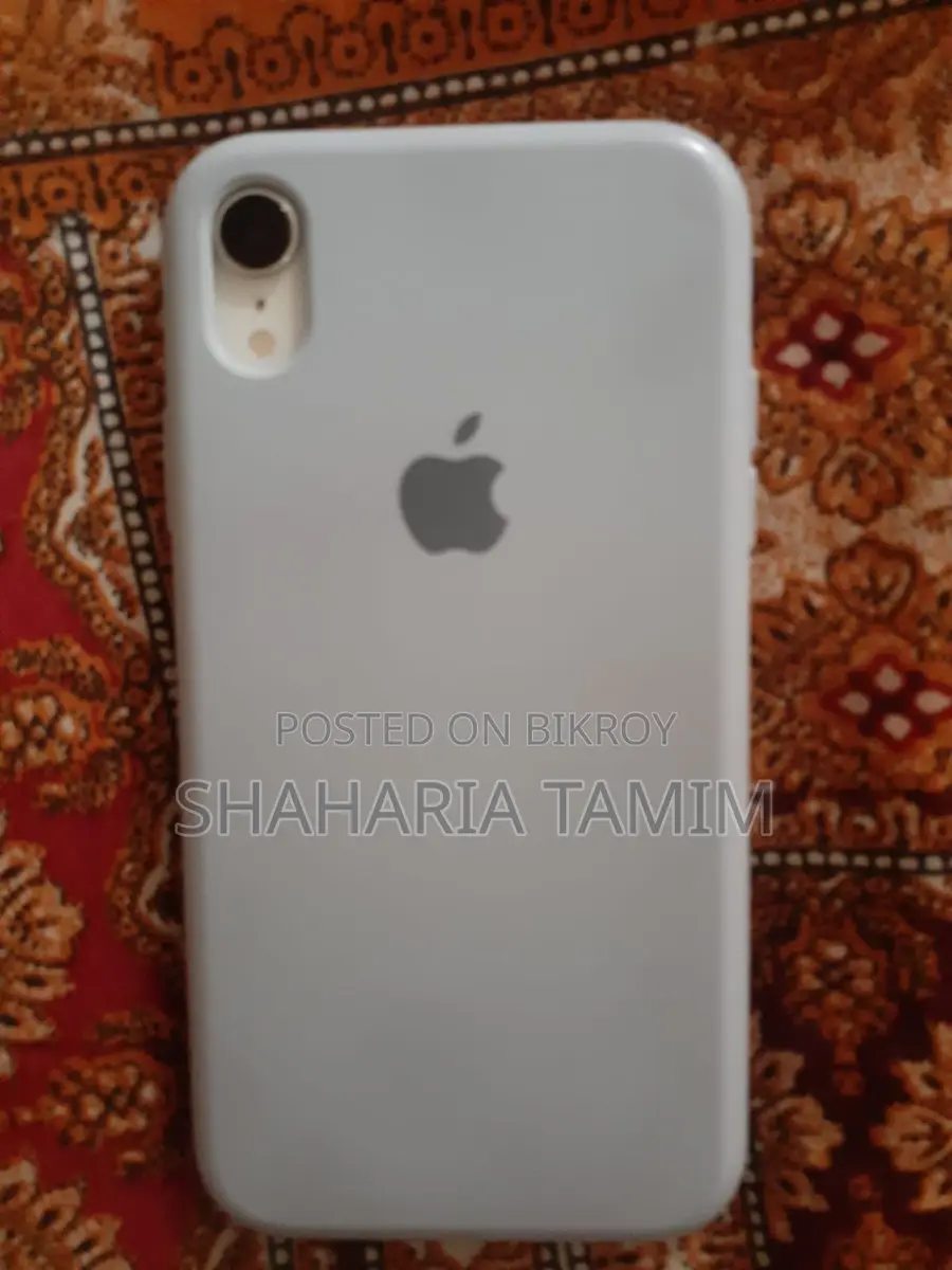 Apple iPhone XR 77% Battery Health (Used)
