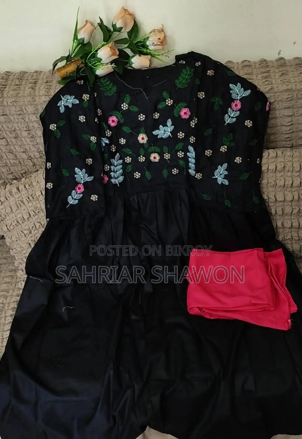 Looking for comfort? We bring you a very comfortable 2-piece set.