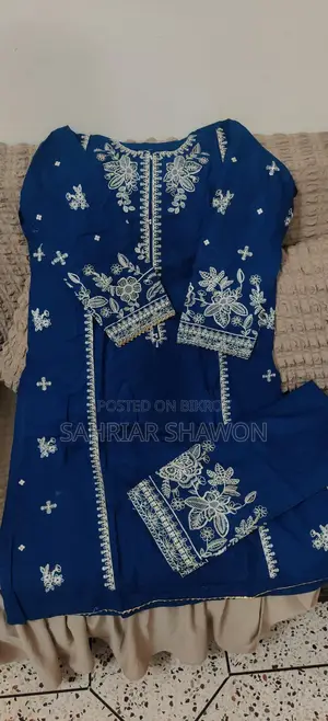 Looking for comfort? We bring you a very comfortable 2-piece set.