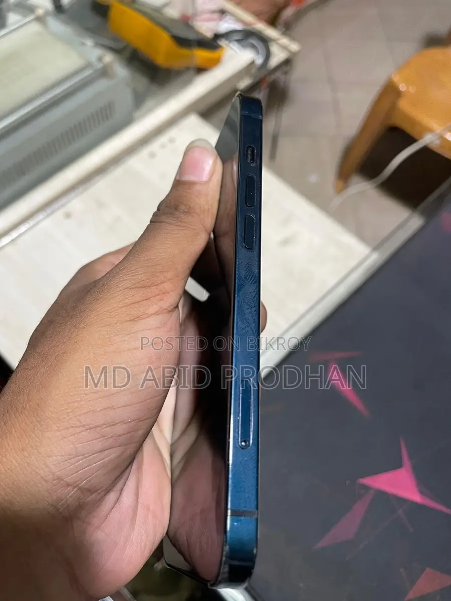 Apple iPhone 13 (Used)