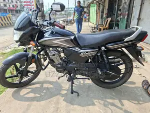 উজ্জ্বল মোটরসের পক্ষ থেকে হোন্ডা সিবি ২০২৪ ব্ল্যাক