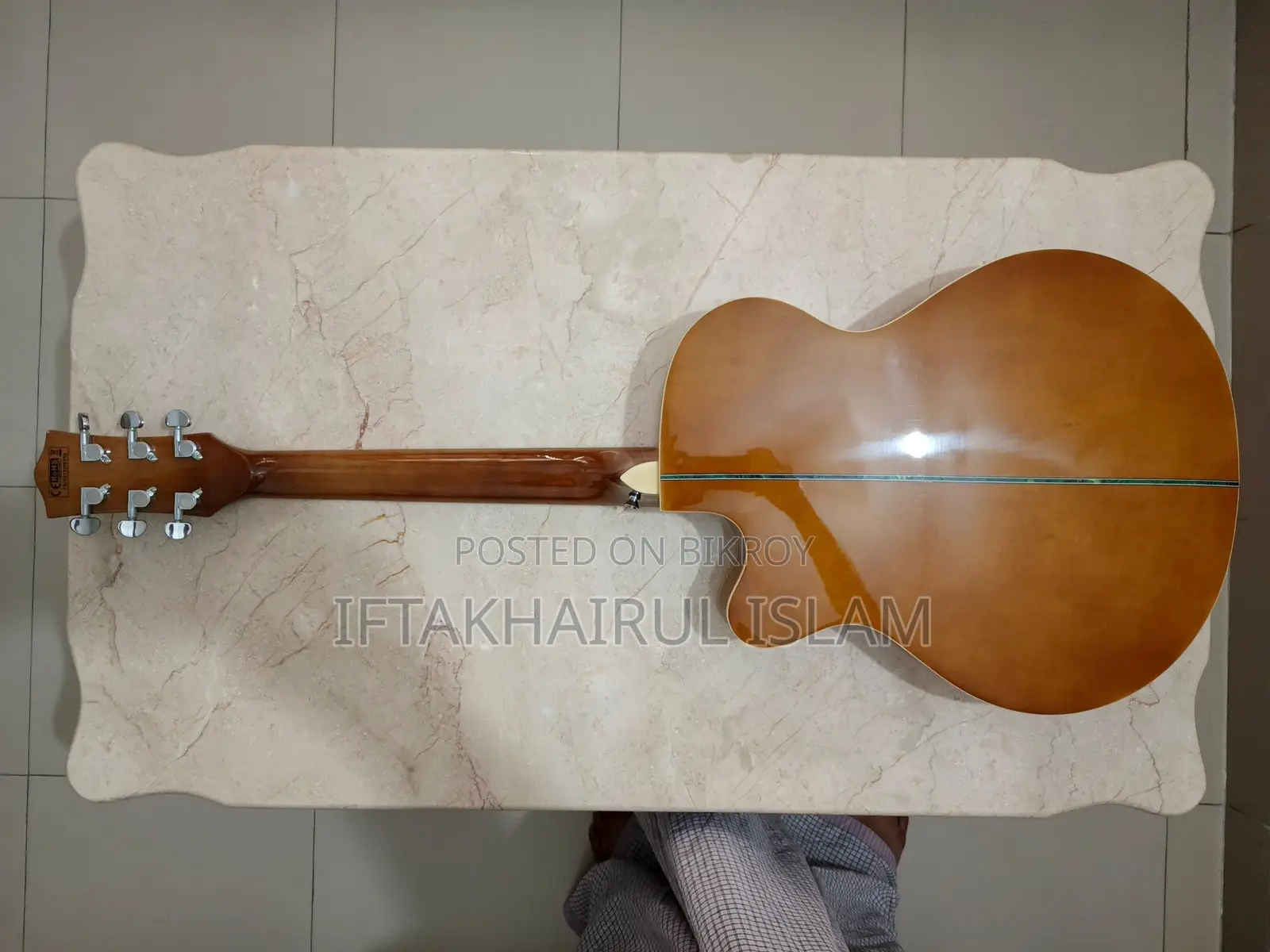 চার্ড ইএ-১২ অ্যাকোস্টিক গিটার