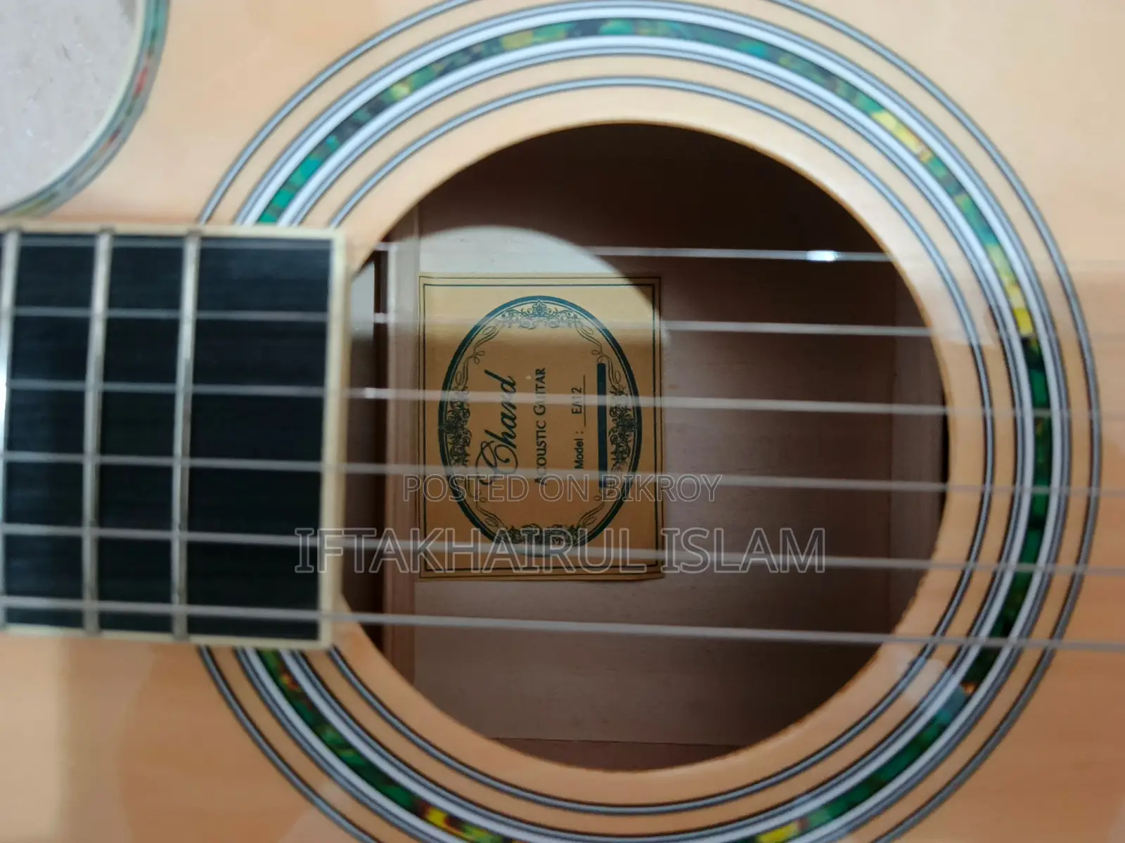 চার্ড ইএ-১২ অ্যাকোস্টিক গিটার