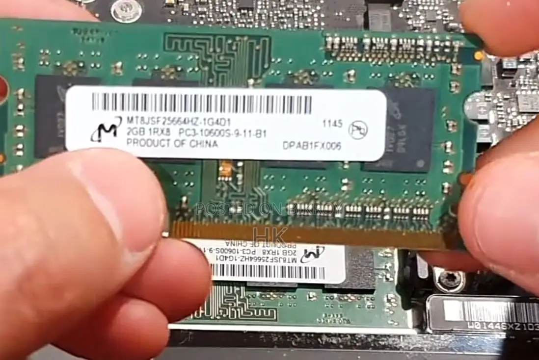 2 GB DDR3 1600 MHz RAM Piece. Apple Original Macbook O