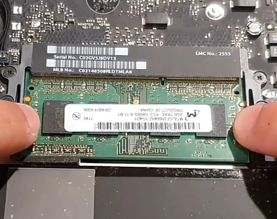 2 GB DDR3 1600 MHz RAM Piece. Apple Original Macbook O