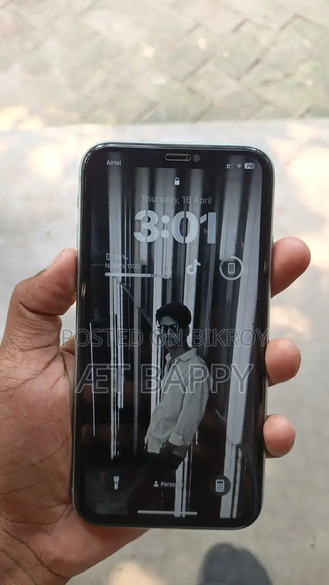 Apple iPhone 11 64gb (Used)