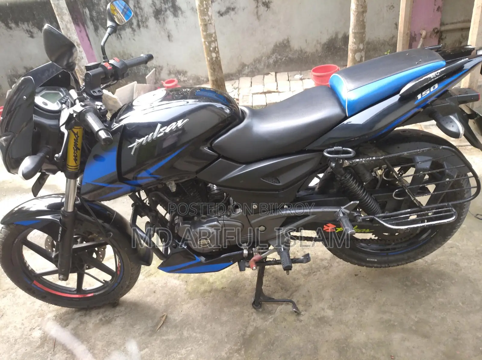 Bajaj Pulsar 150 . 2020