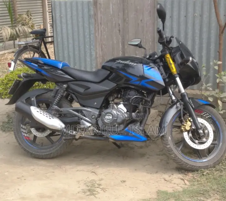 Bajaj Pulsar 150 . 2020