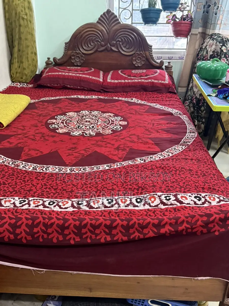 Gamari Wood Bed