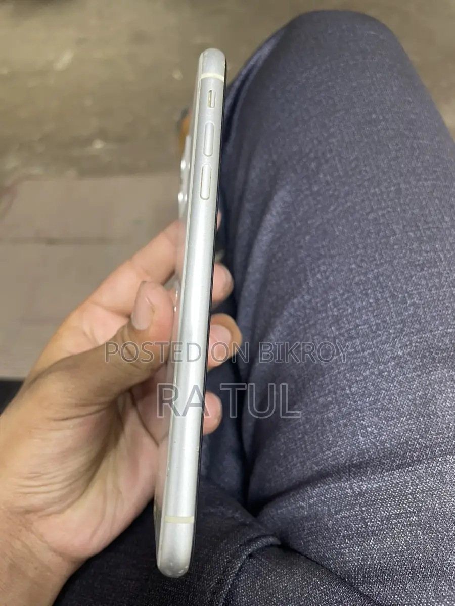 Apple iPhone 11 (Used)