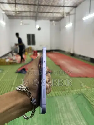 Apple iPhone 12 (Used)