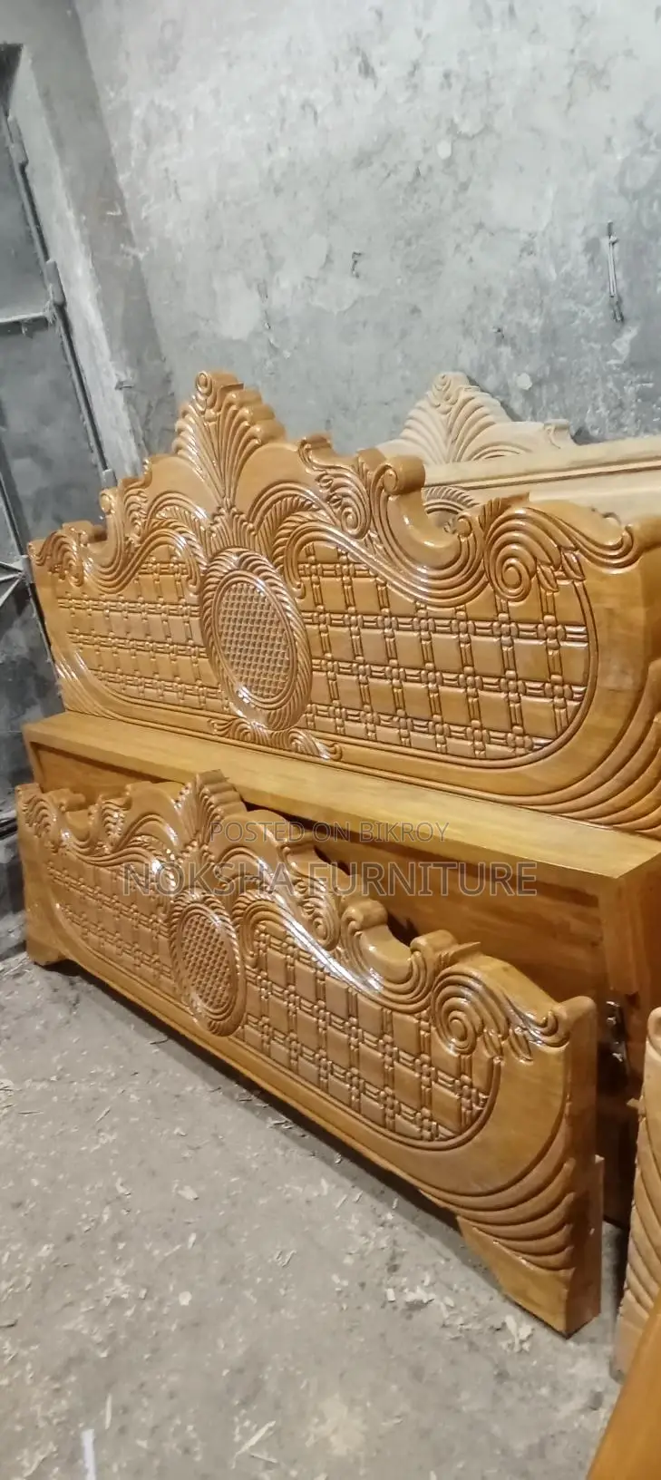 Akashi/Teak Wood Bed – Durable and Stylish Design