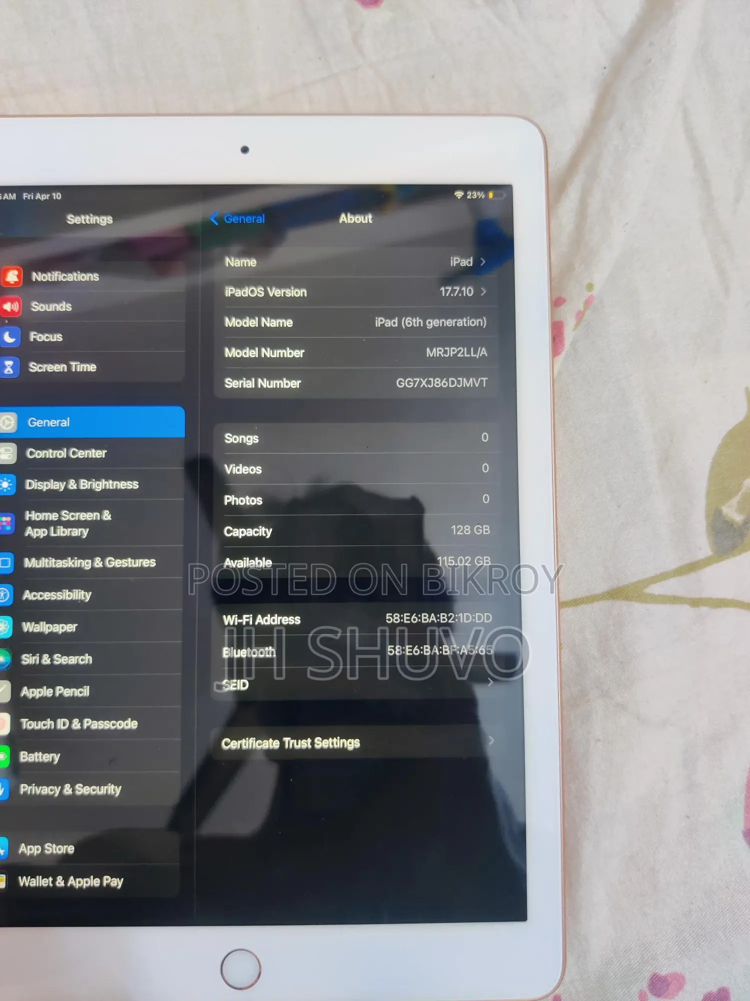 Apple iPad 9.7 128 GB Gray