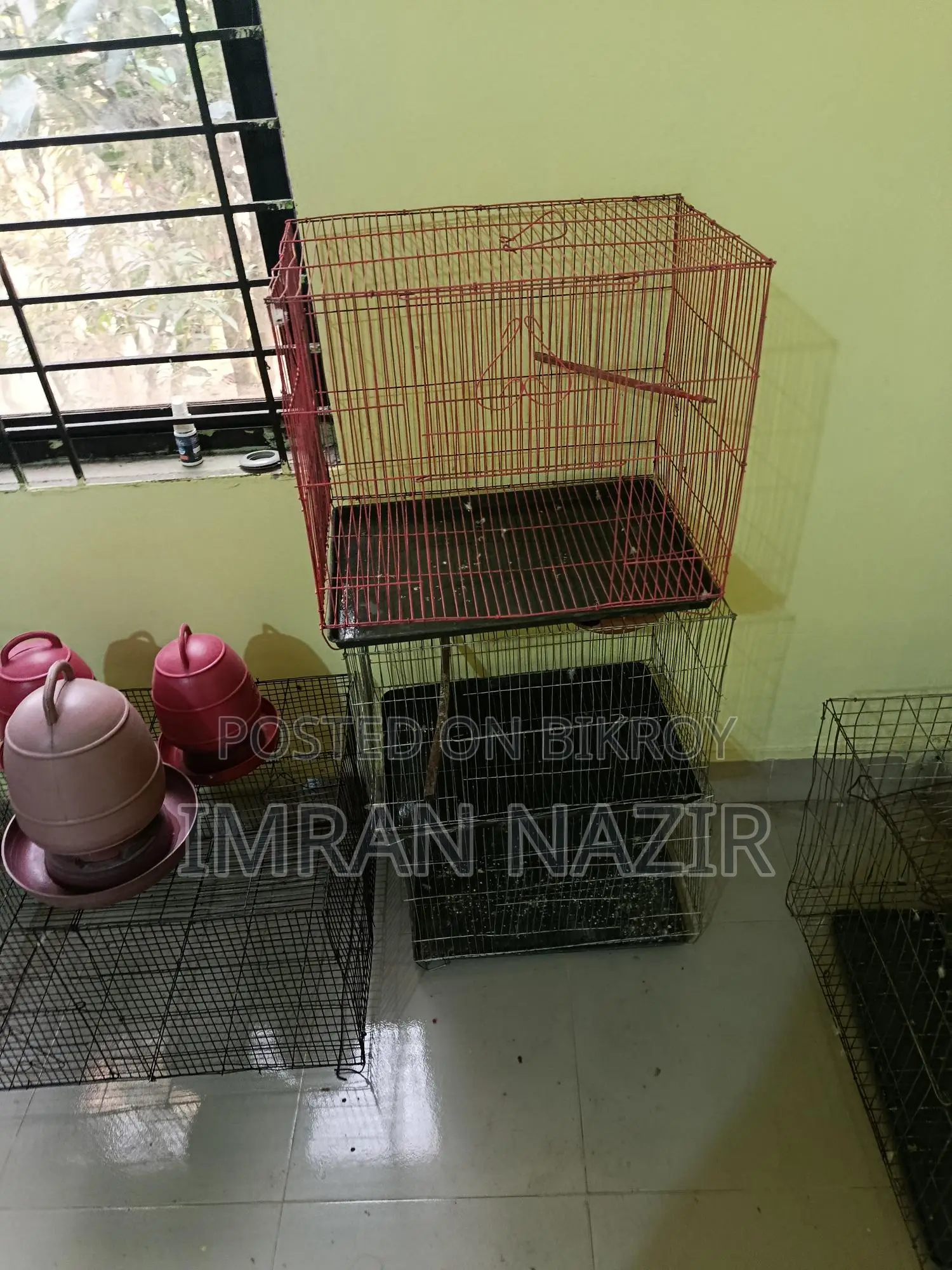 কবুতরের খাঁচা বিক্রি করা হবে।
