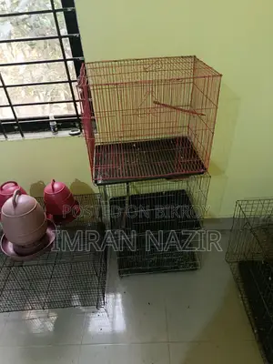 কবুতরের খাঁচা বিক্রি করা হবে।