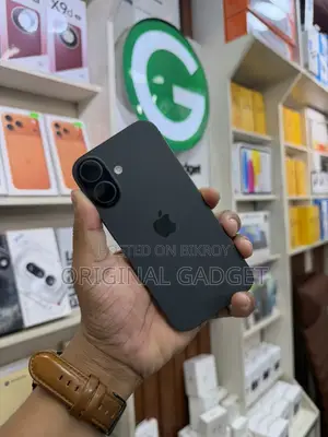 Apple iPhone 17 256GB (Used)