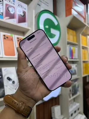 Apple iPhone 17 256GB (Used)