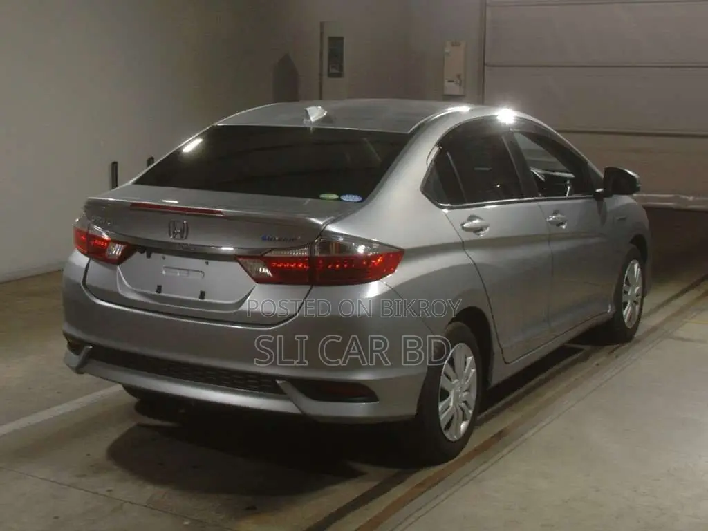 Honda Grace Hybrid 2020