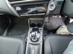 Honda Grace Hybrid 2020