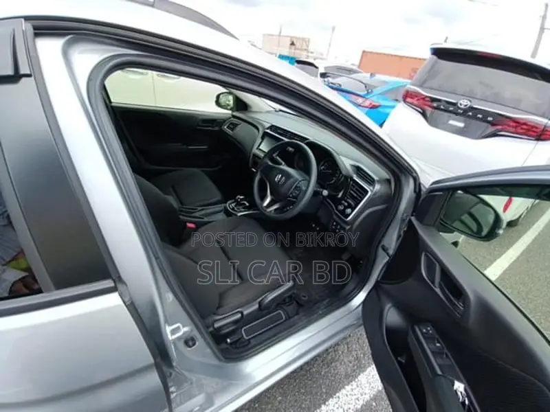 Honda Grace Hybrid 2020