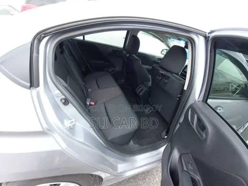 Honda Grace Hybrid 2020